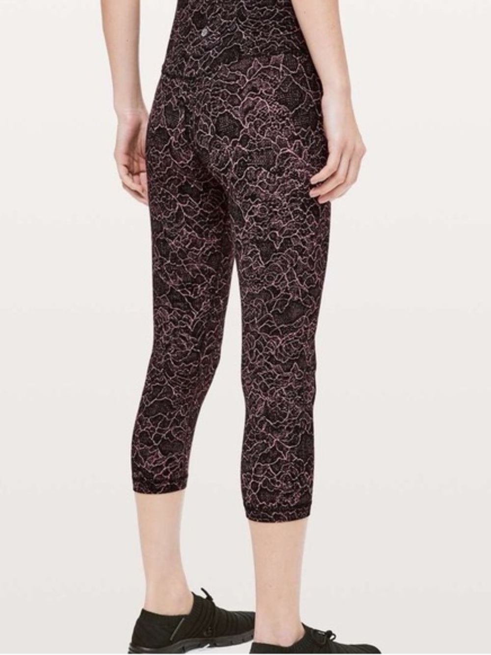 Lululemon High-Waist Align Leggings in Black & Pink